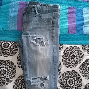 Light-wash Ripped Skinny Jeans